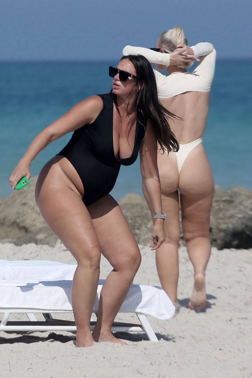 Bianca Elouise And Yesjulz Bikini Beach Miami