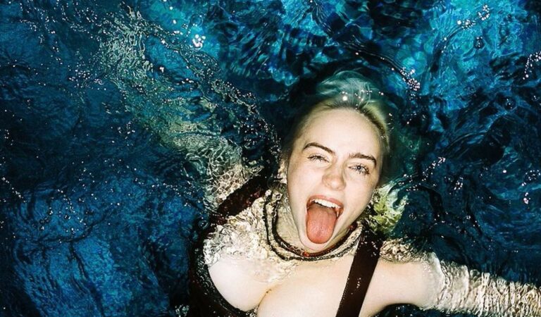 Billie Eilish In A Pool Hot (1 photo)