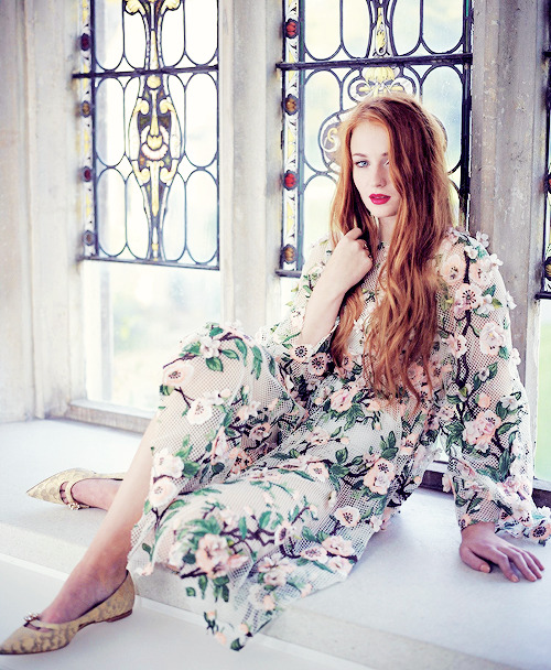Blondiepoison New Outtakes Sophie Turner For