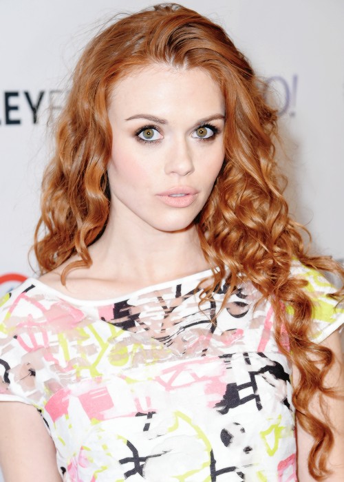 Breathtakingqueens Holland Roden Arrives At