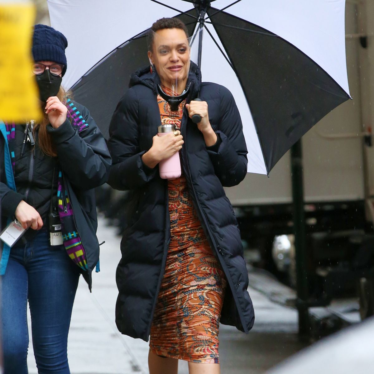 Britne Oldford On The Set Of Dead Ringers New York