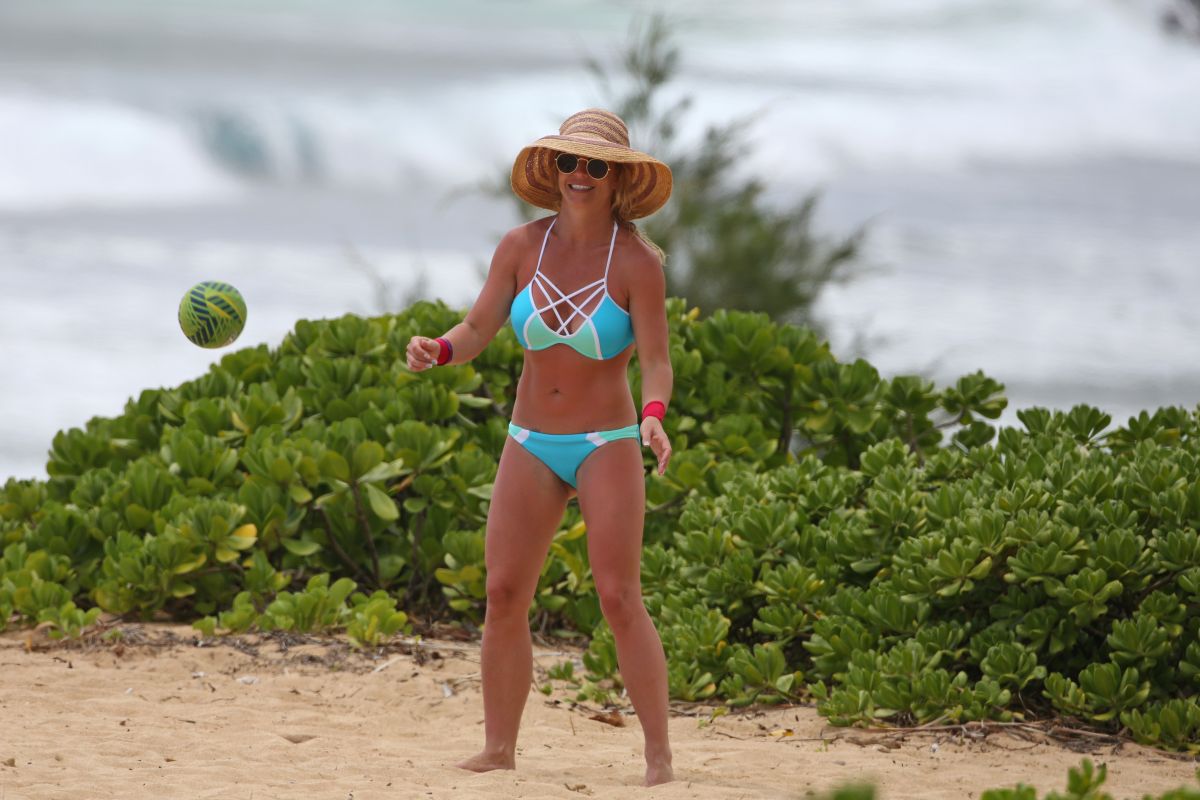 Britney Spears Bikini Beach Hawaii