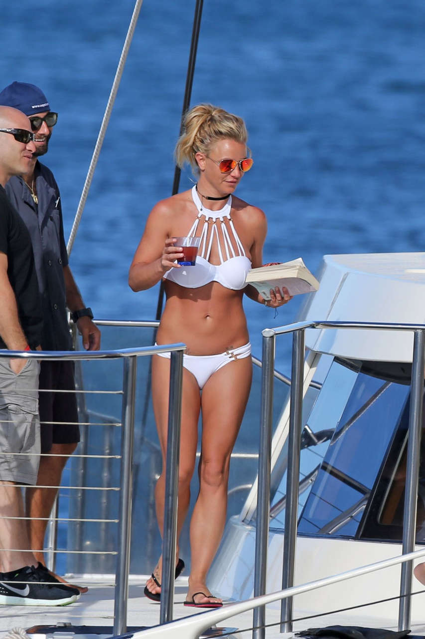Britney Spears Bikini Boat Hawaii