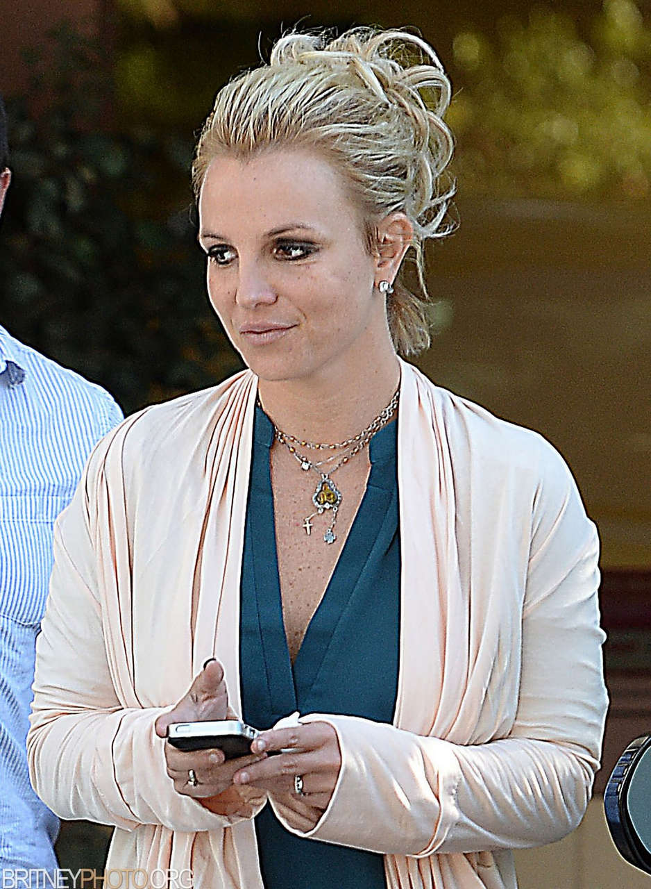 Britney Spears Leaves Nail Salon Los Angeles