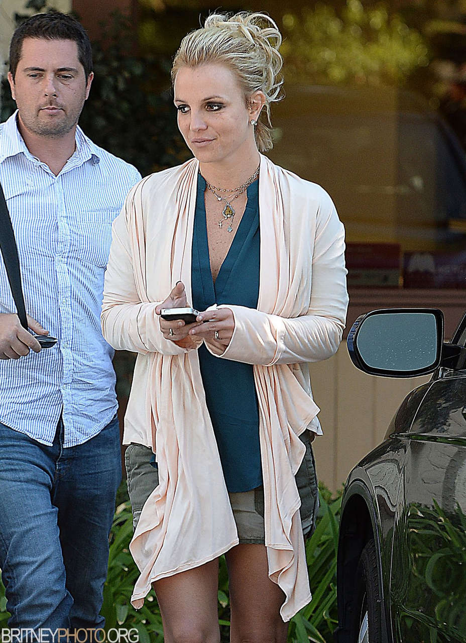 Britney Spears Leaves Nail Salon Los Angeles