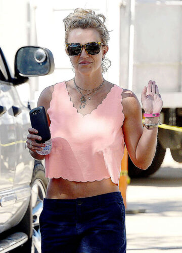 Britney Spears Leaves Office Building Thousand Oaks