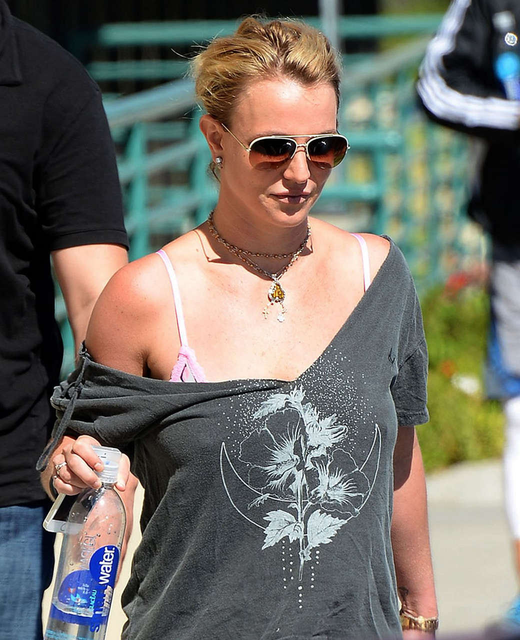 Britney Spears Leaves Proderm Image Cosmetic Dermatology