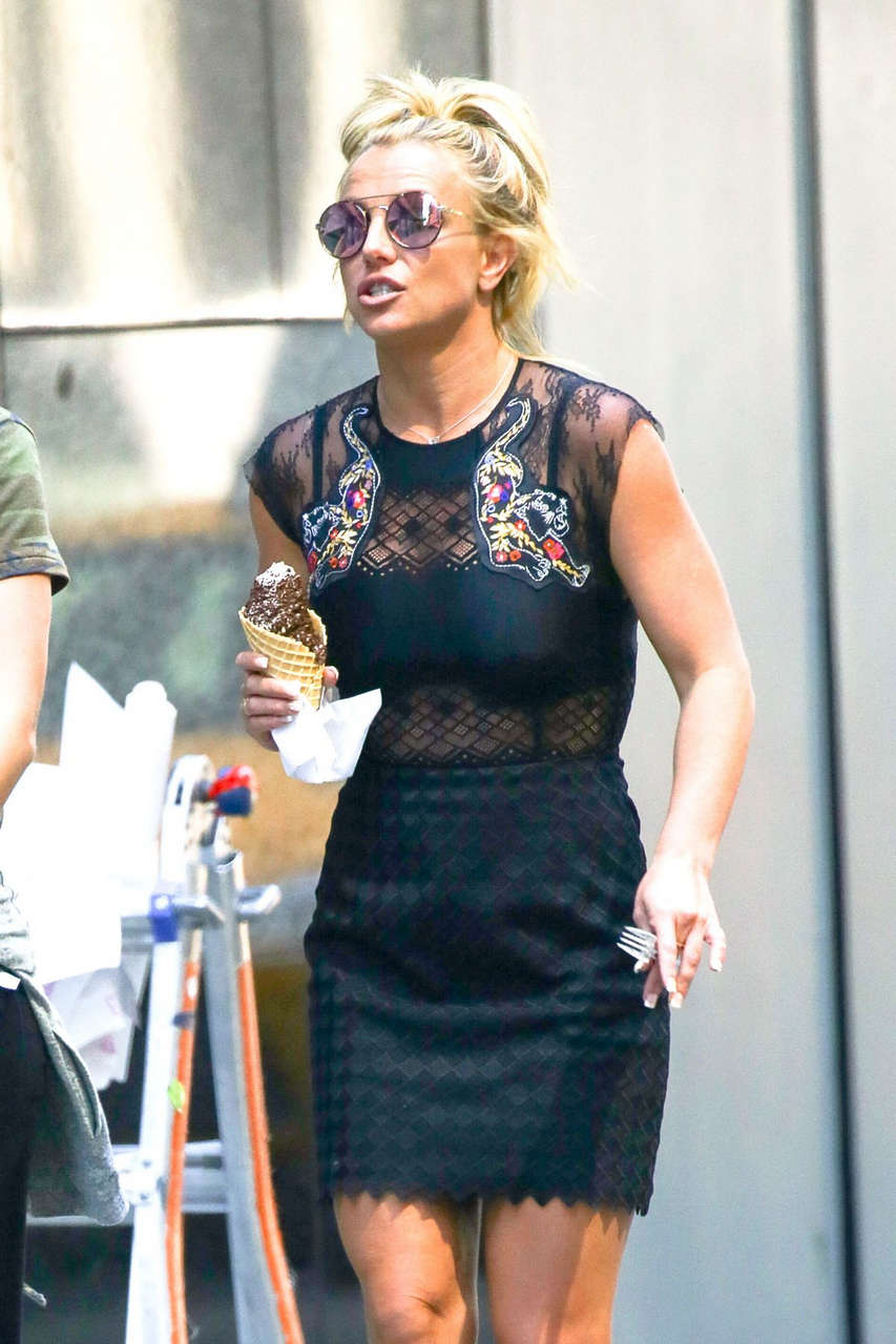Britney Spears Out About New York