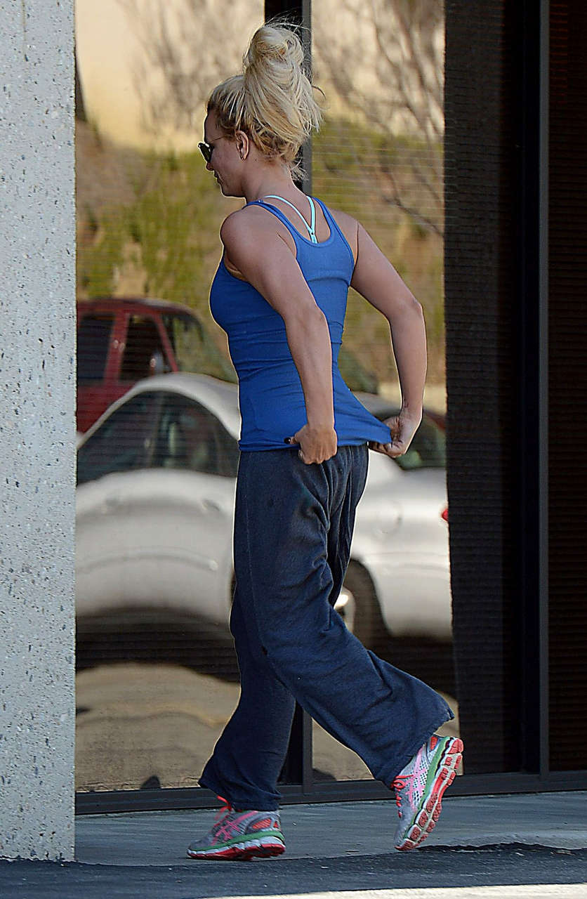Britney Spears Out For Lunch Corner Bakery Cafe Calabasas