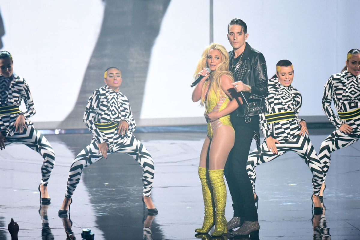 Britney Spears Performs 2016 Mtv Vma New York