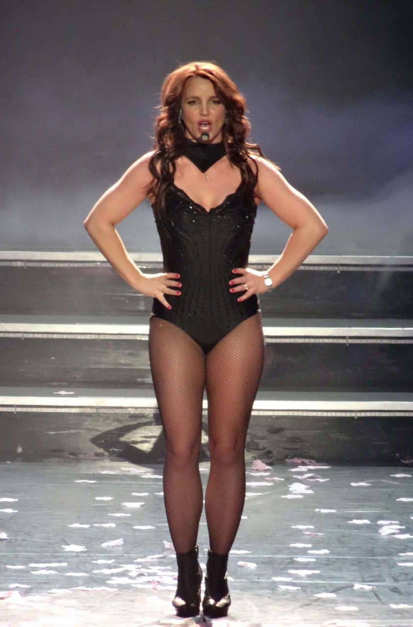 Britney Spears Performs Live Las Vegas
