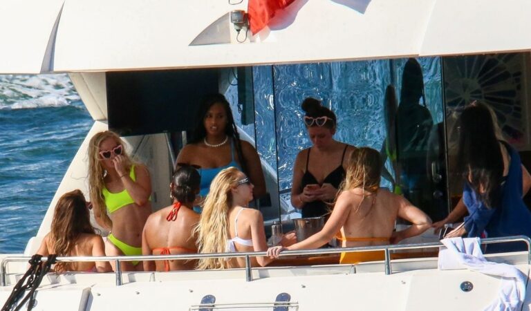 Brittany Mathews Bachelorette Party On Boat Miami (7 photos)