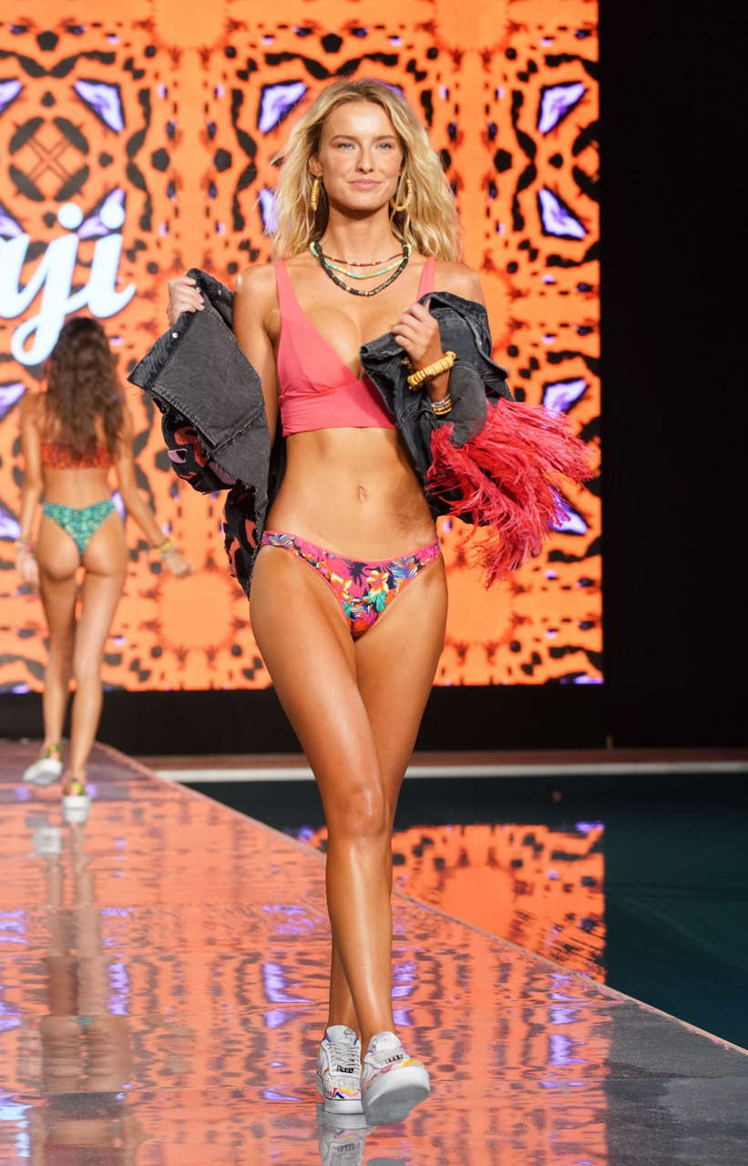 Brooke Buchanan Maaji Swimwear Show Paraiso Miami Beach August