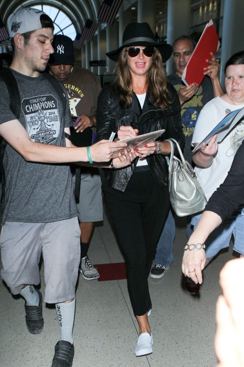 Brooke Shields Lax Airport Los Angeles