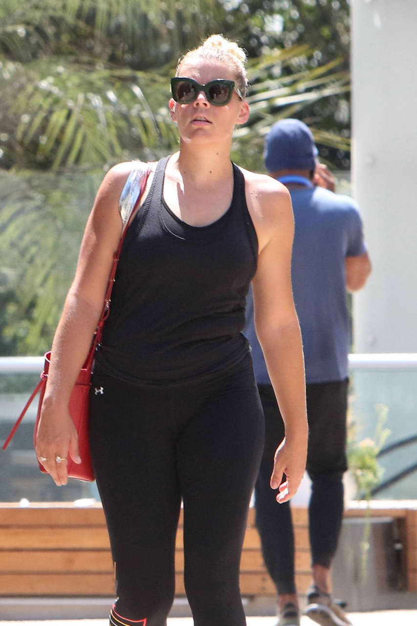 Busy Philipps Heading To Gym Los Angeles