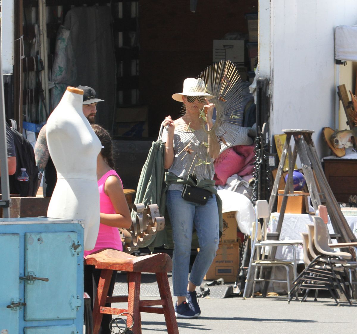 Cameron Diaz Out Shopping Los Angeles
