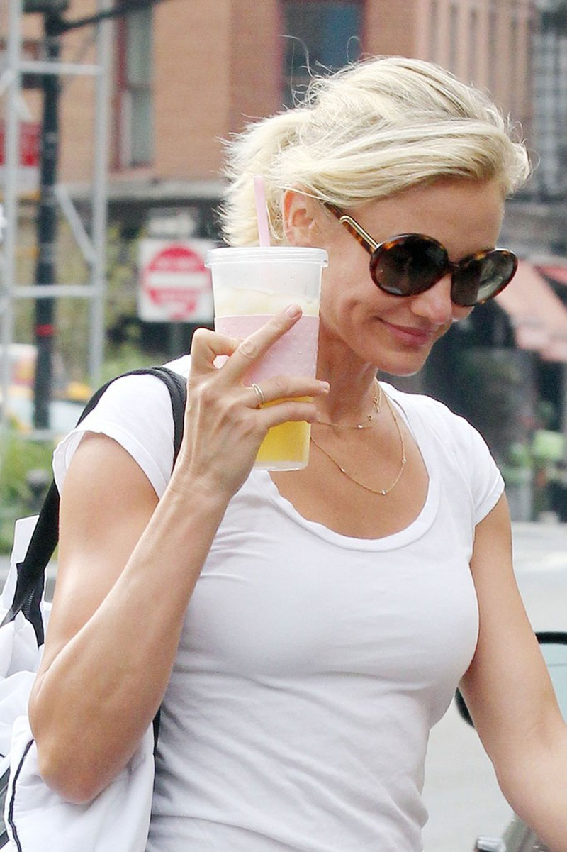 Cameron Diaz Tight Making Her Way To Gym New York
