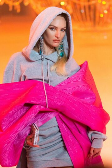 Candice Swanepoel Walks Runway Off White Fashion Show Paris