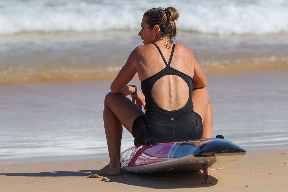Candice Warner Running Drills On Bondi Beach Sydney