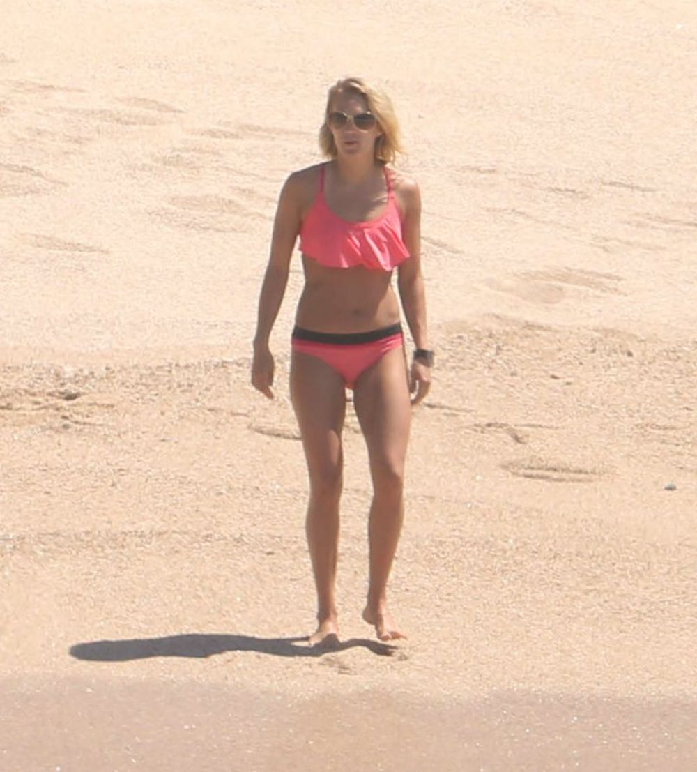 Carrie Underwood Bikini Beach Cabo San Lucas