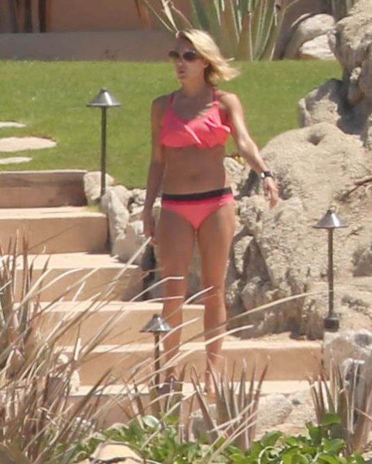 Carrie Underwood Bikini Beach Cabo San Lucas