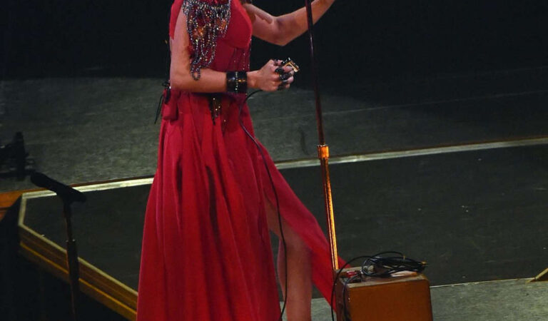 Carrie Underwood Performs Storyteller Tour Duluth (7 photos)