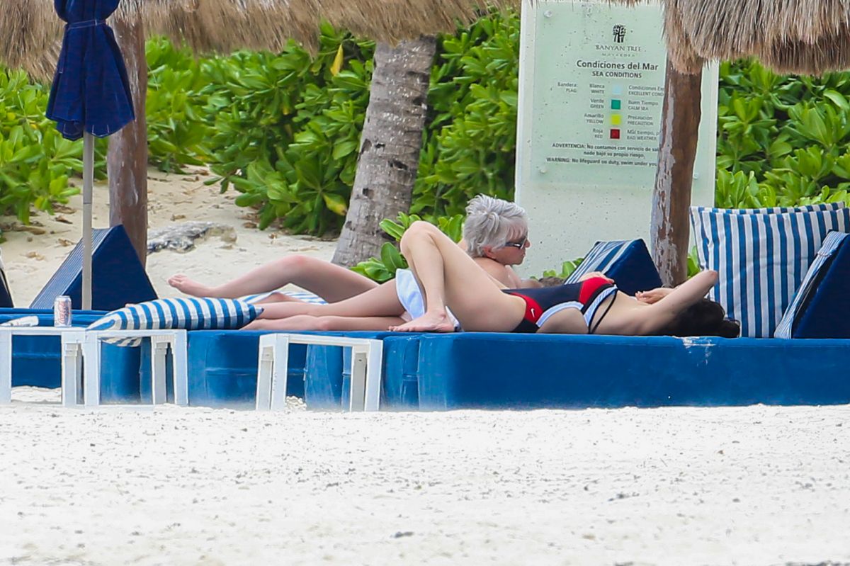 Catherine Zeta Jones Swimsuit Beach Cancun