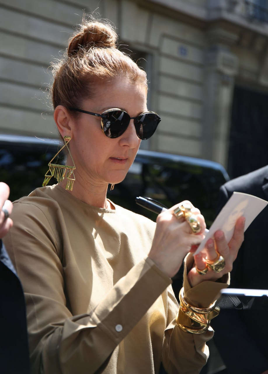 Celine Dion Outside Her Hotel Paris