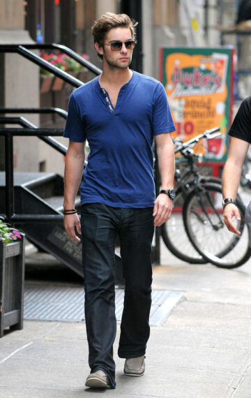 Chace Crawford On Gossip Girl Set