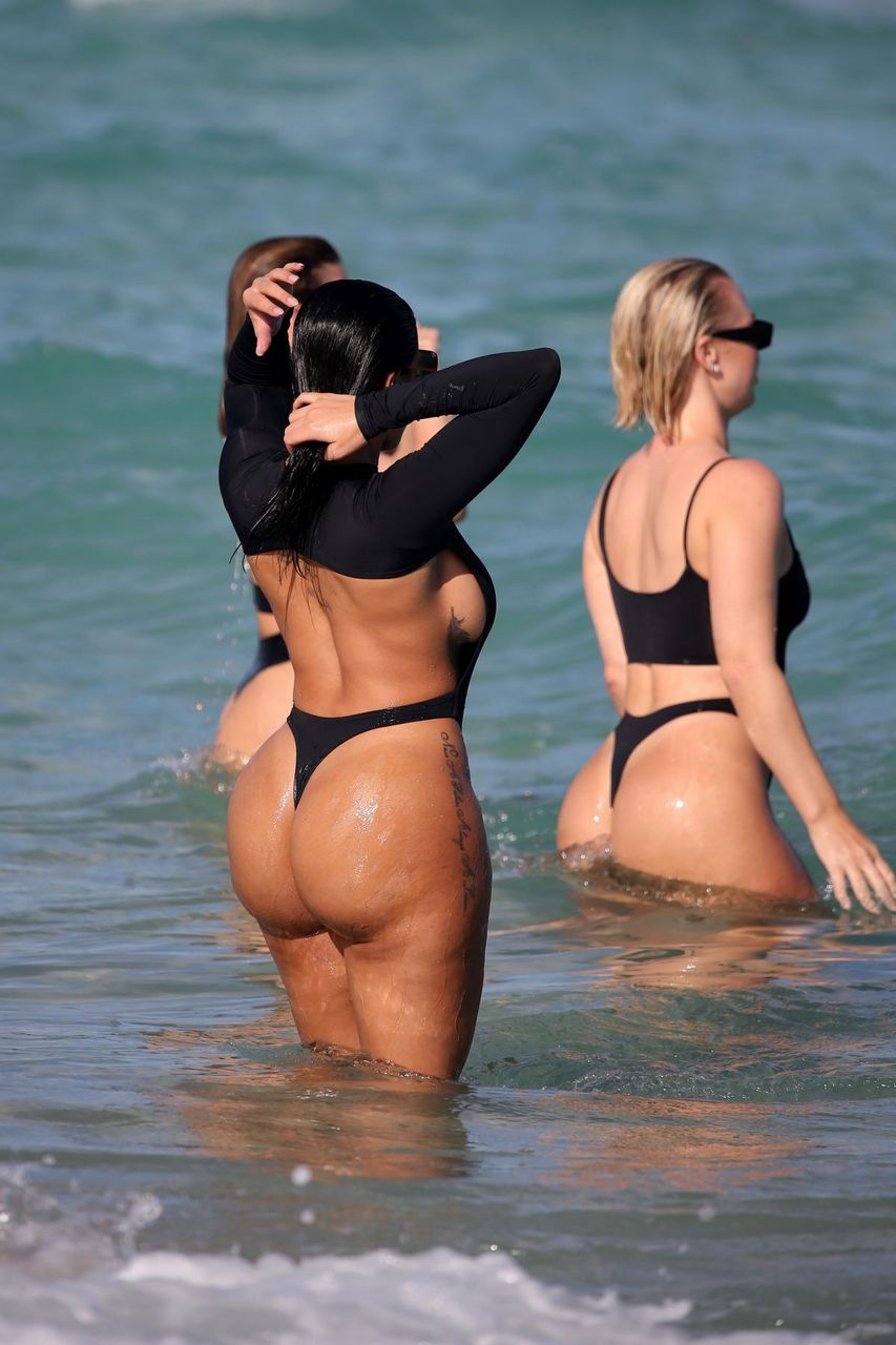 Chaney Jones And Bianca Elouise Swimsuit Beach Miami
