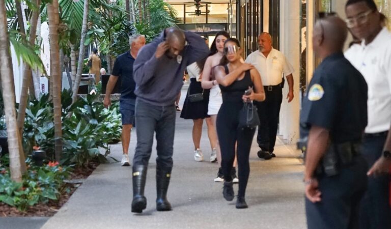 Chaney Jones And Kanye West Out For Lunch Miami (7 photos)
