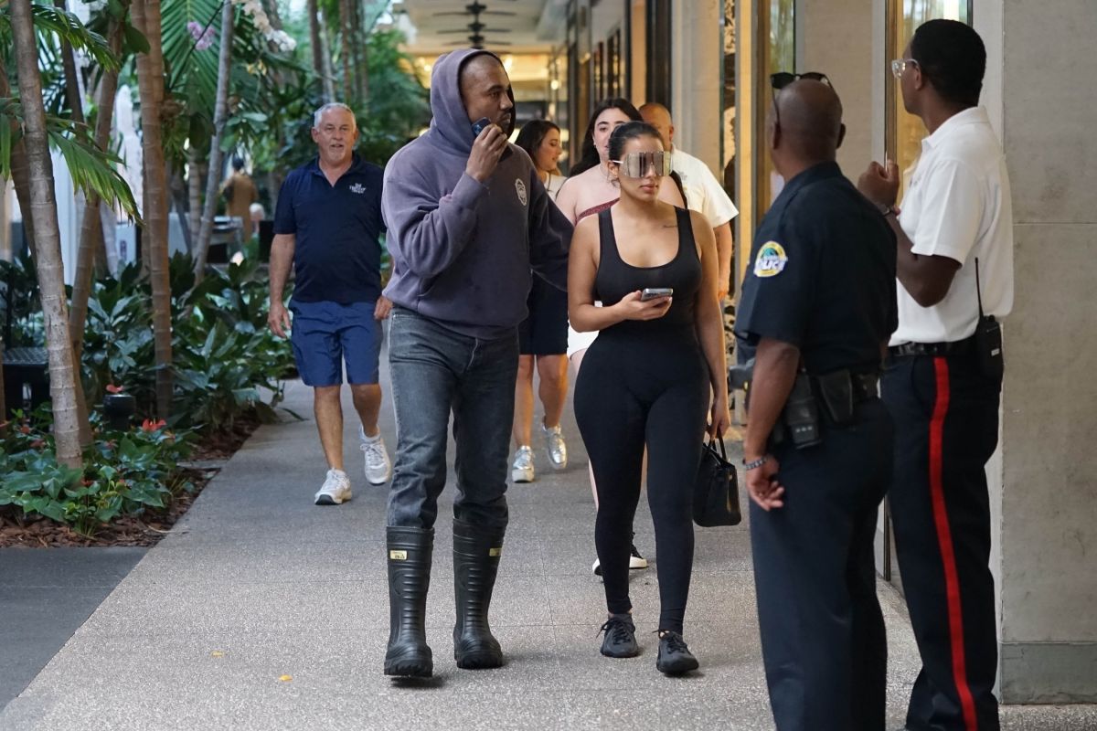 Chaney Jones And Kanye West Out For Lunch Miami