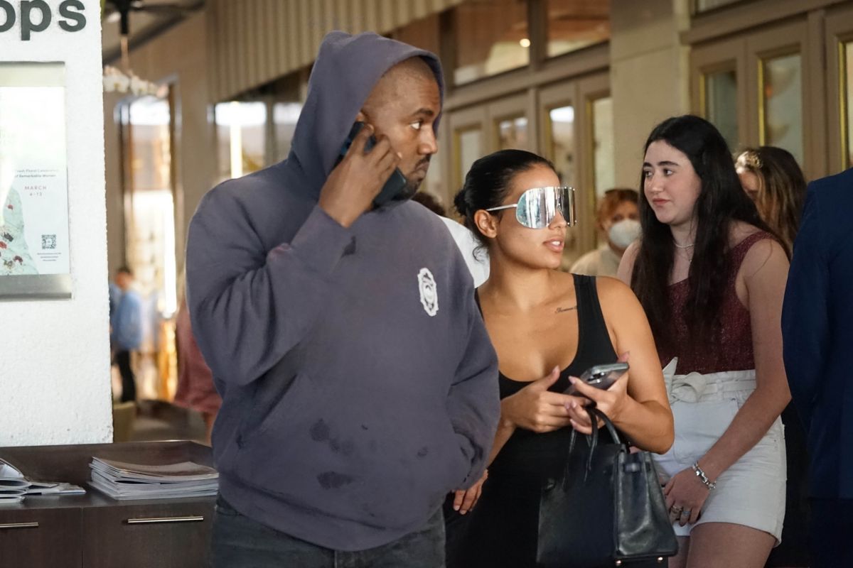 Chaney Jones And Kanye West Out For Lunch Miami