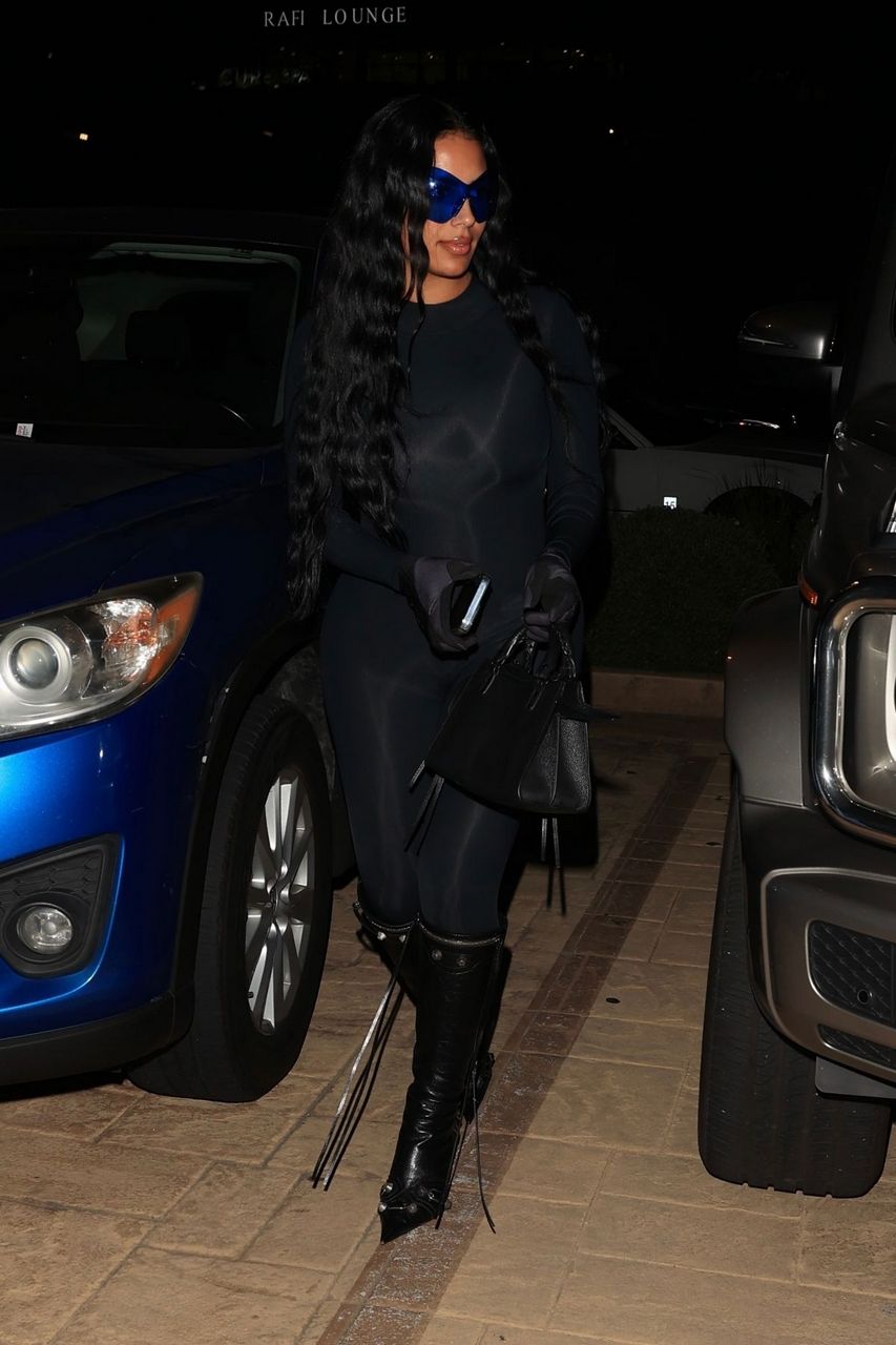 Chaney Jones Out For Dinner With Kanye And Friends Malibu