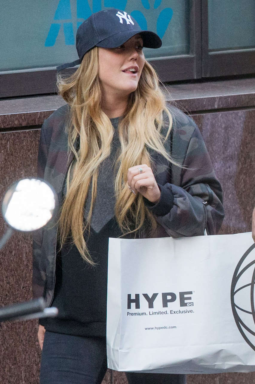 Charlotte Crosby Out Shopping Melbourne