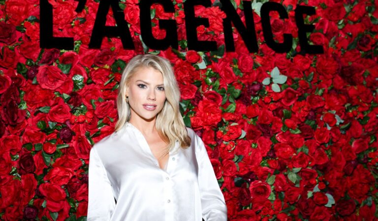Charlotte Mckinney L Agence Holiday Soiree Hosted By Aimee Song Beverly Hills (6 photos)