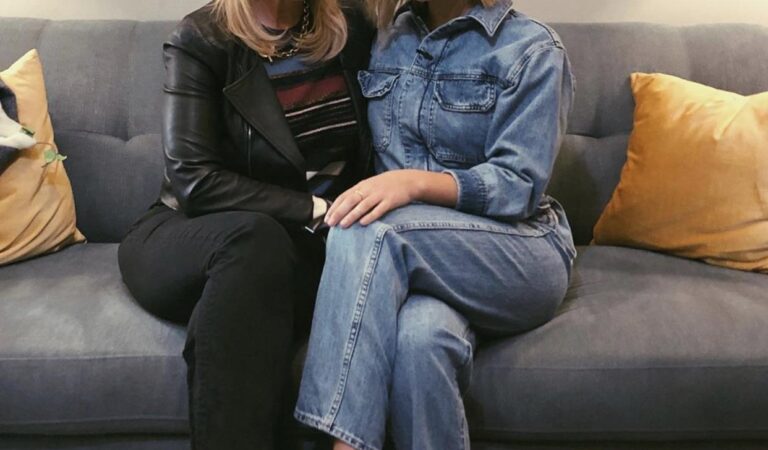 Cheryl Hines And Olivia Holt Hot (1 photo)