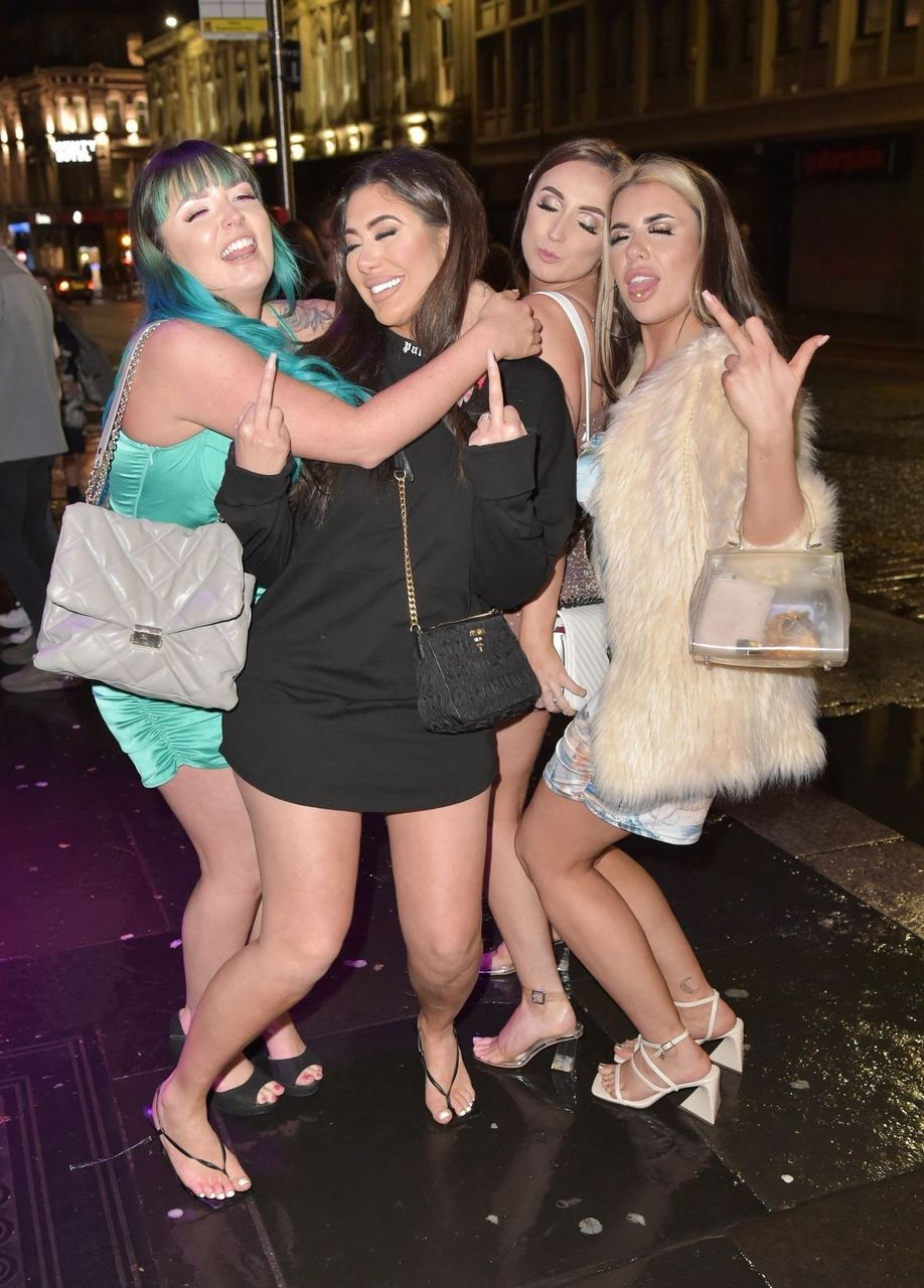 Chloe Ferry With Friends Toon Newcastle