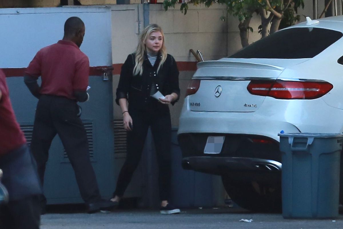 Chloe Moretz Goes To Car Wash West Hollywood