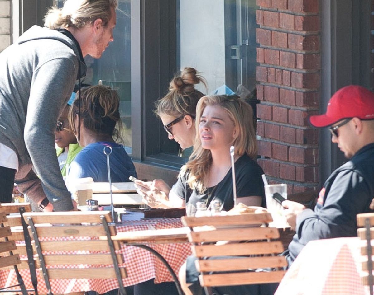 Chloe Moretz Out For Lunch Los Angeles