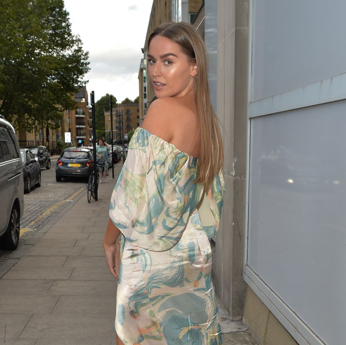 Chloe Ross Arrives Smiths Fish Restaurant London