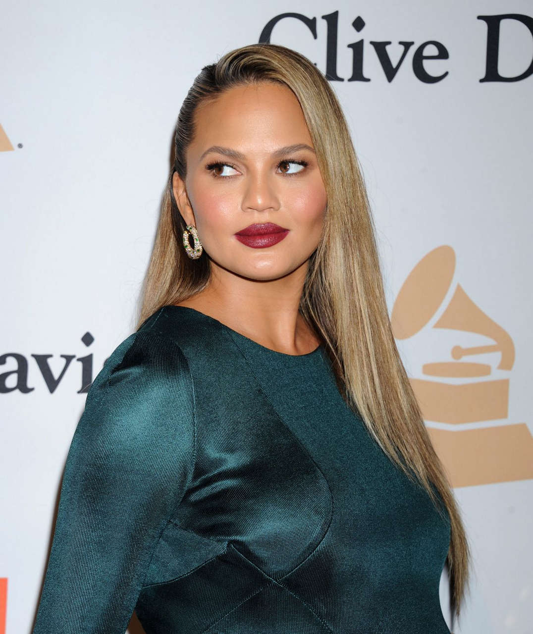 Chrissy Teigen 2016 Pre Grammy Gala Salute To Industry Icons Beverly Hills
