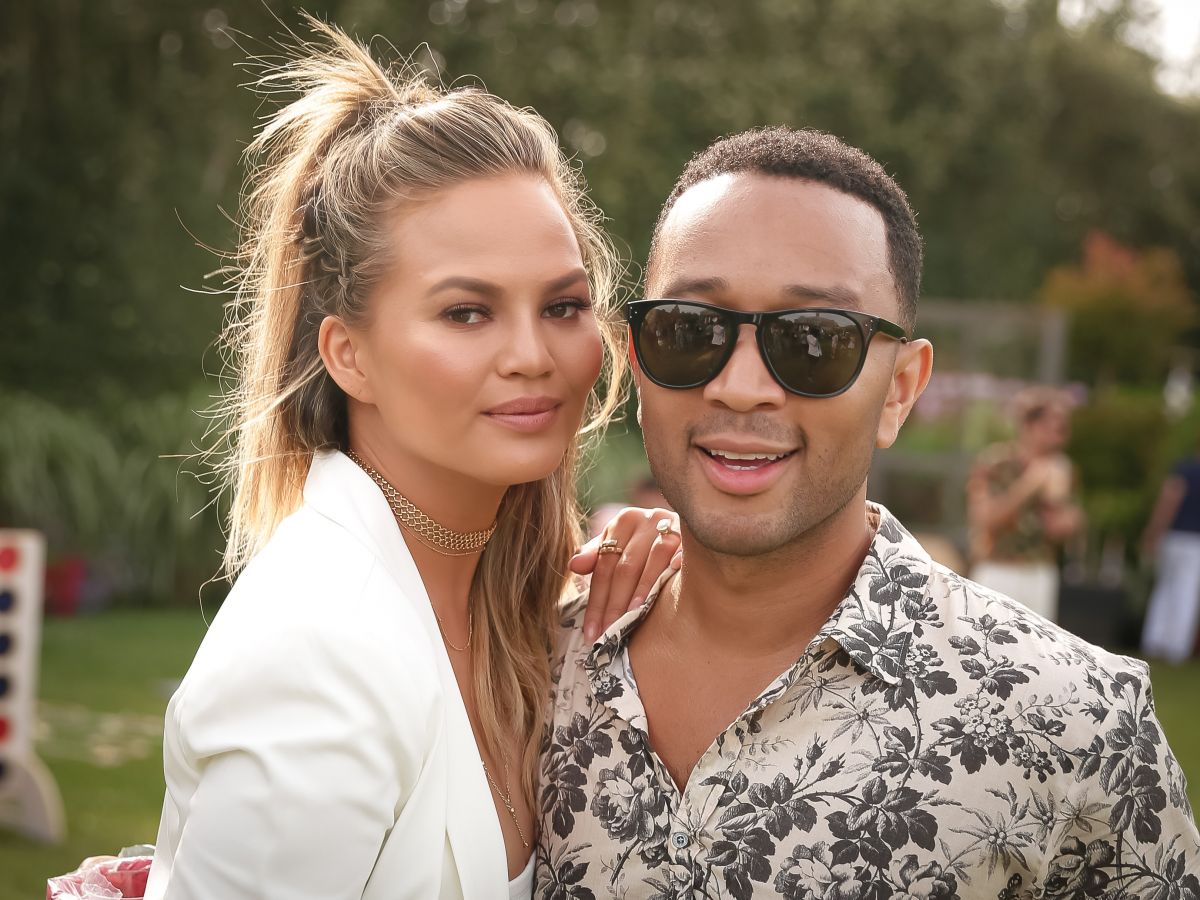 Chrissy Teigen 4th Of July Pool Party Cookout Hamptons