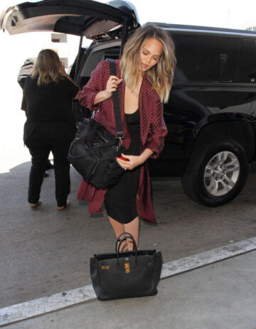 Chrissy Teigen Lax Airport Los Angeles