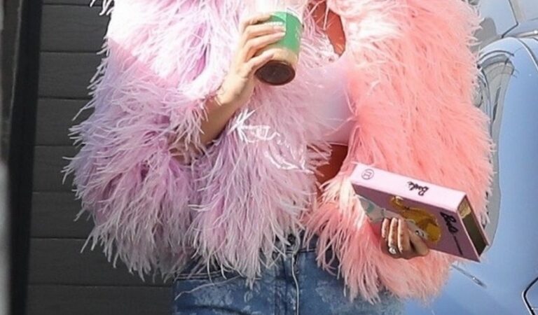 Chrissy Teigen Pink Feathered Sweater Denim Out Los Angeles (9 photos)