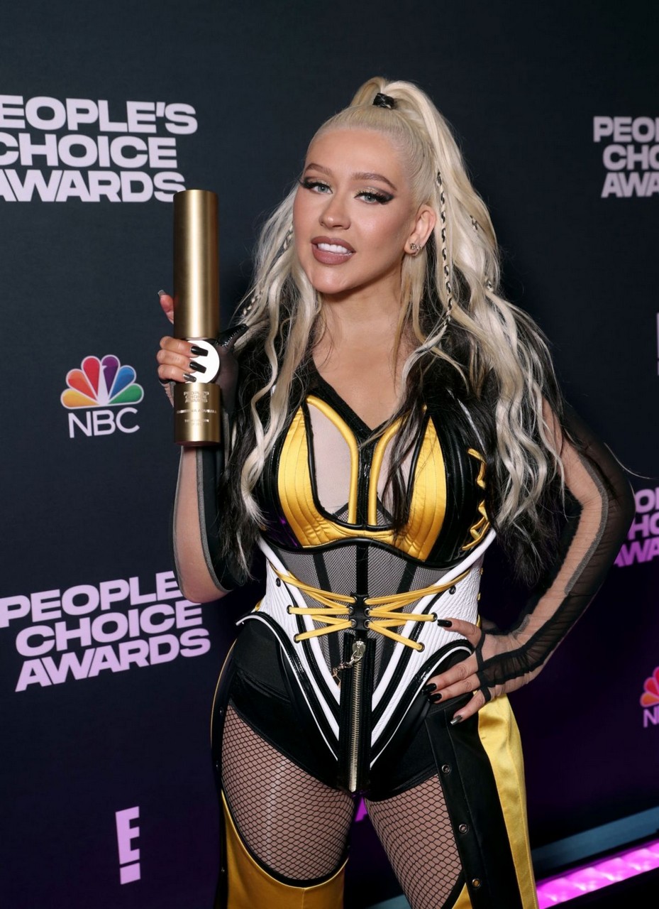 Christina Aguilera 47th People S Choice Awards Barker Hangar Santa Monica