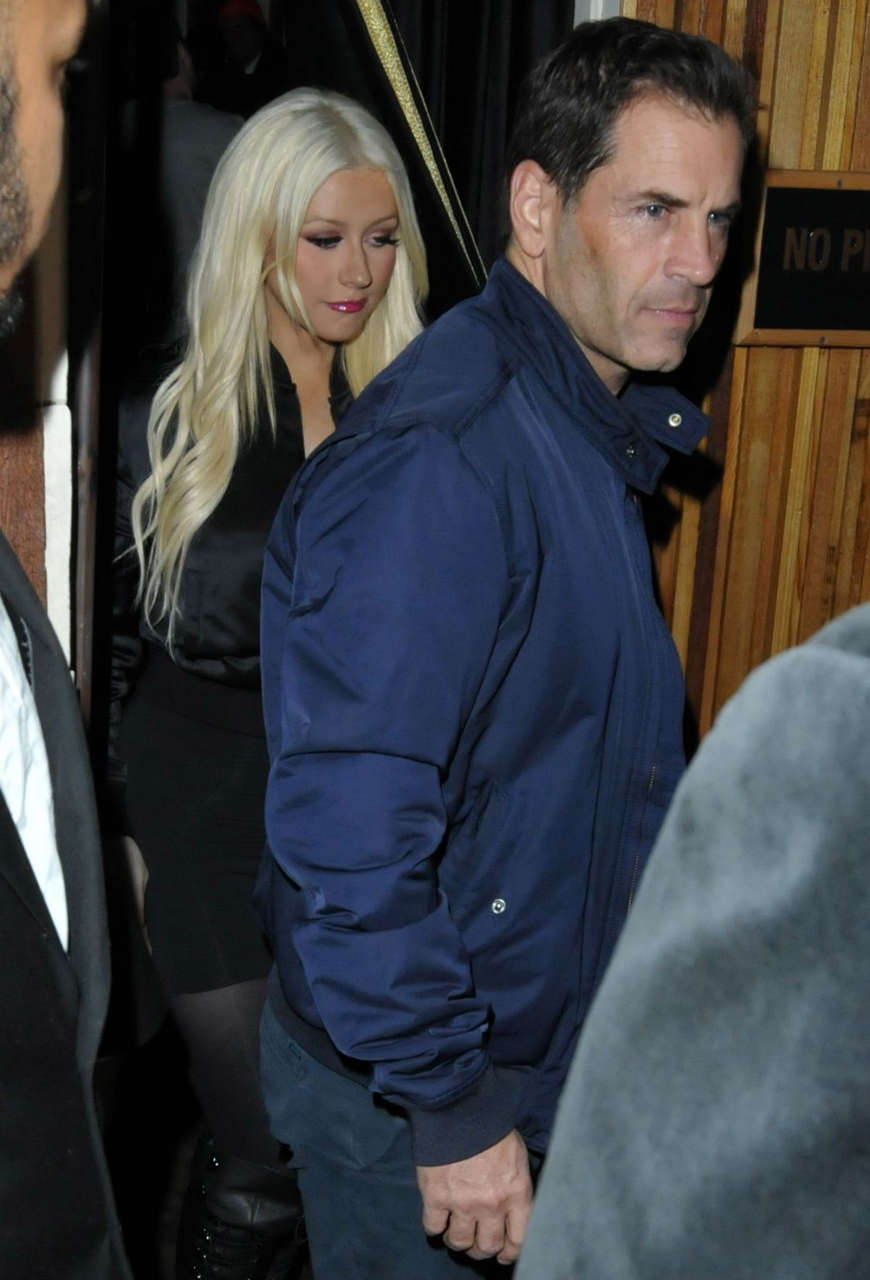 Christina Aguilera Leaves Nice Guy West Hollywood