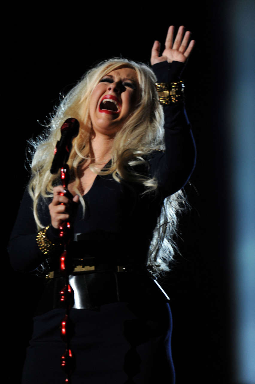 Christina Aguilera Performs Michael Forever Tribute Concert Cardiff Wales