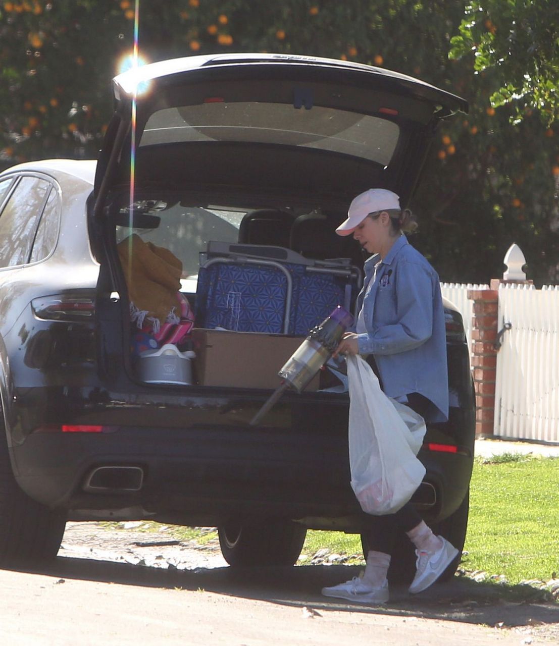 Christina Perri Vacuums Her Car And Packs It With Luggage Los Angeles