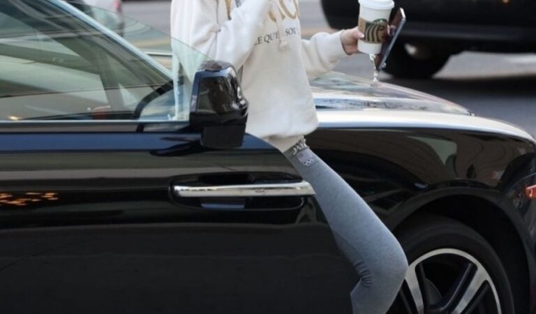 Christine Quiin Heading To Spa Beverly Hills (7 photos)